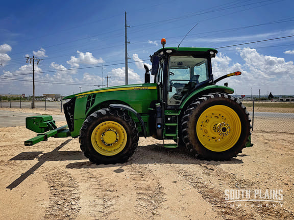 2019 John Deere 8320R Equipment Image0