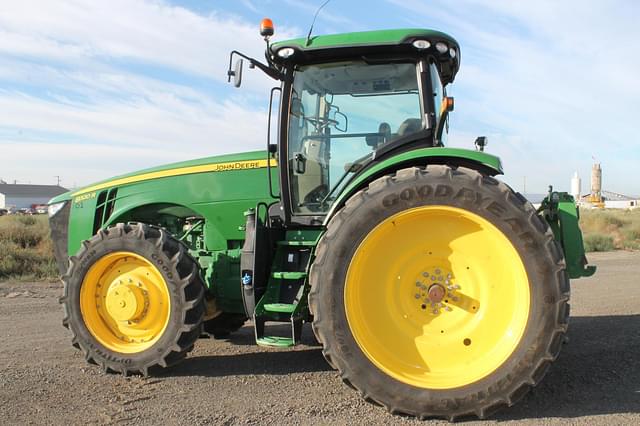 Image of John Deere 8320R equipment image 1