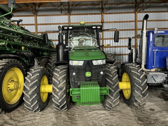 Image of John Deere 8320R equipment image 1