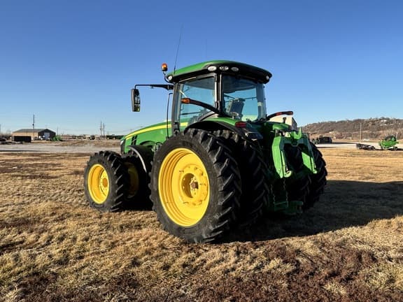 Image of John Deere 8320R equipment image 1