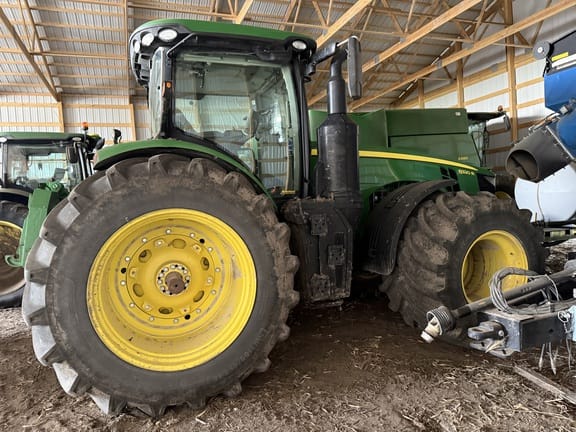 2019 John Deere 8320R Equipment Image0