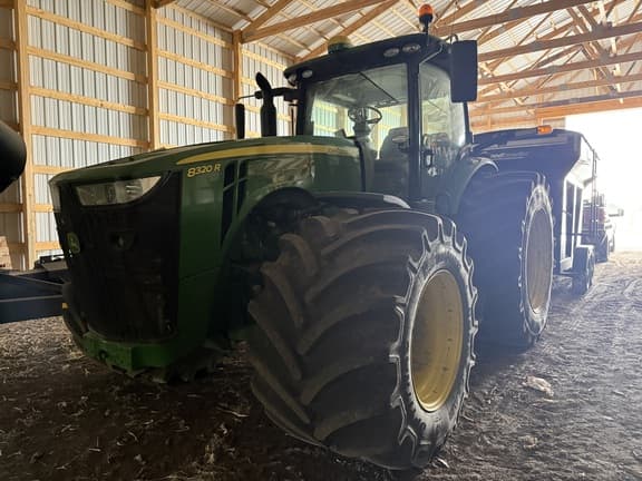 Image of John Deere 8320R equipment image 1
