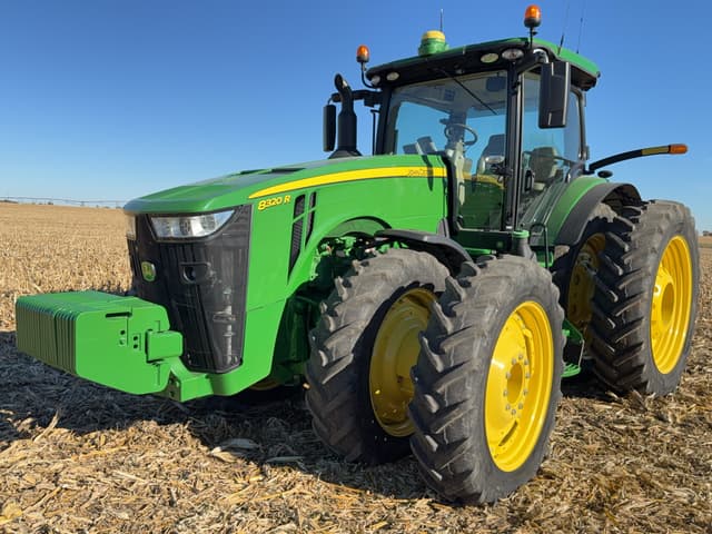 Image of John Deere 8320R equipment image 1