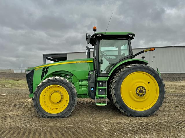 Image of John Deere 8320R equipment image 1