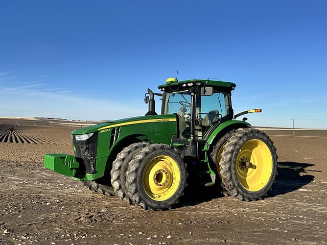 Image of John Deere 8320R equipment image 2