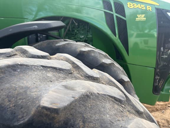 Image of John Deere 8345R equipment image 3