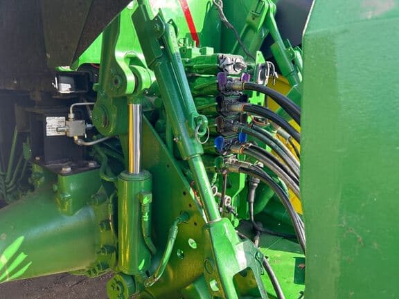 Image of John Deere 8345R equipment image 3