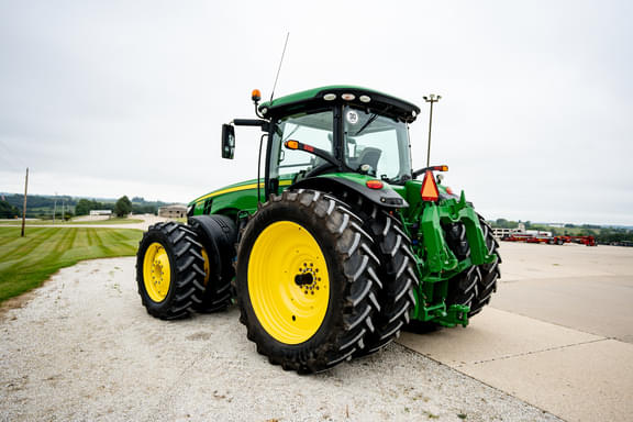 Image of John Deere 8345R equipment image 3