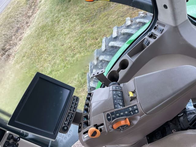 Image of John Deere 8345R equipment image 2