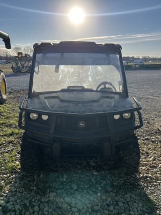 Image of John Deere XUV 835M equipment image 1