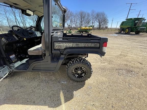 Image of John Deere XUV 835M equipment image 2