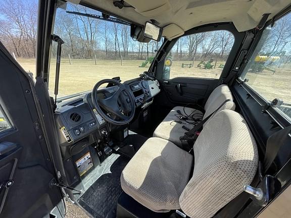 Image of John Deere XUV 835M equipment image 1