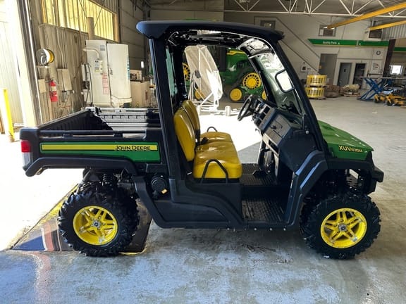 Main image John Deere XUV 835M