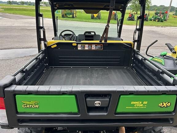 Image of John Deere XUV 835M equipment image 4