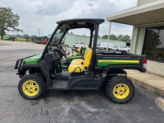 2019 John Deere XUV 835M Equipment Image0