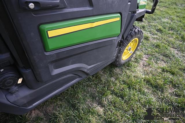 Thumbnail image John Deere XUV 835M 18