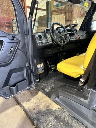 Image of John Deere XUV 835M equipment image 4