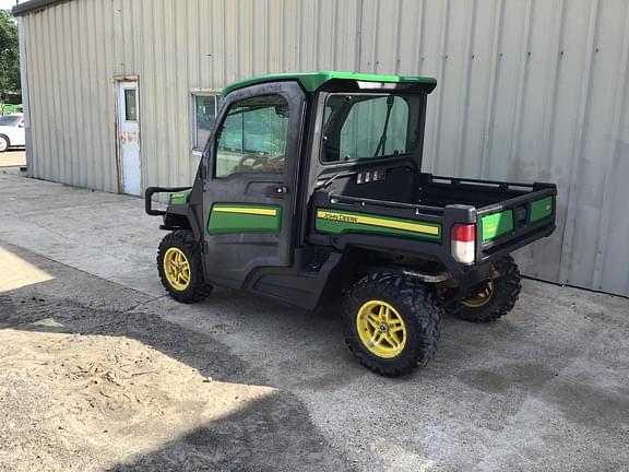 Image of John Deere XUV 835R equipment image 1