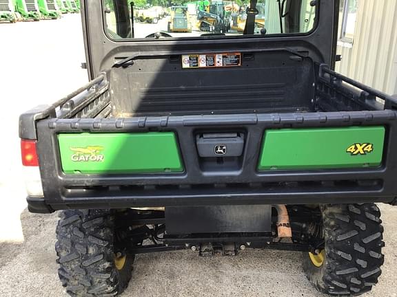 Image of John Deere XUV 835R equipment image 2