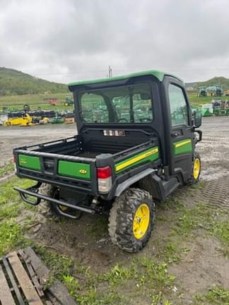Image of John Deere XUV 835R equipment image 3
