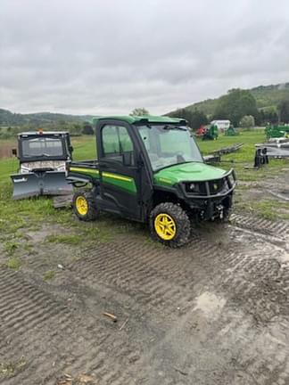 Image of John Deere XUV 835R Primary image