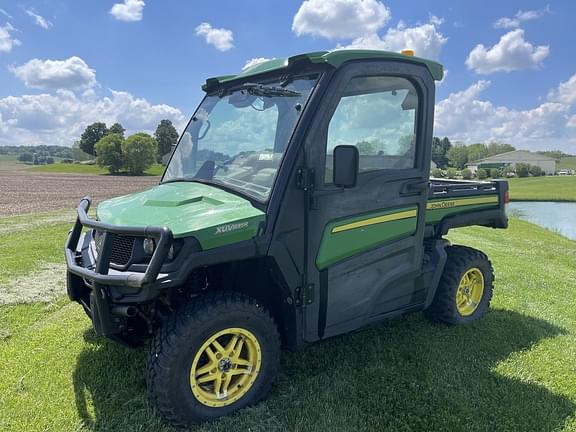 Image of John Deere XUV 835R equipment image 1