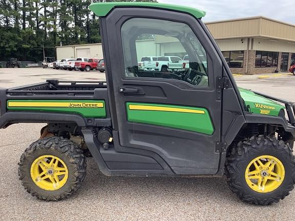 Image of John Deere XUV 835R equipment image 4