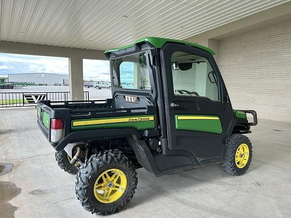 Image of John Deere XUV 835R equipment image 4