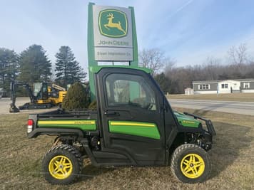 Main image John Deere XUV 835R