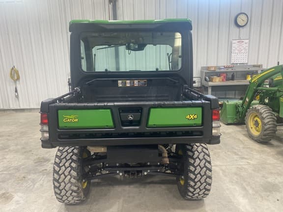 Image of John Deere XUV 835R equipment image 2