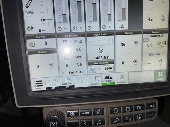 Image of John Deere 8370R equipment image 3