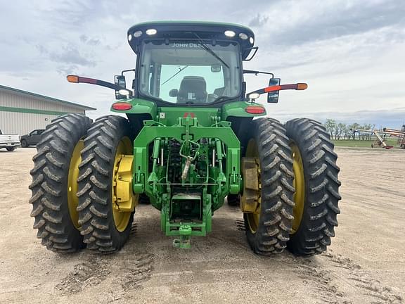 Image of John Deere 8370R equipment image 2