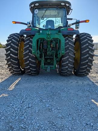 Image of John Deere 8370R equipment image 3