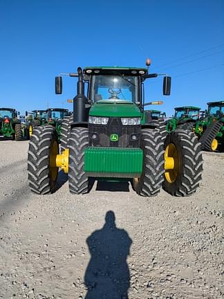 Image of John Deere 8370R equipment image 1