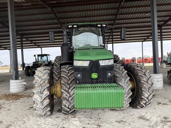 Image of John Deere 8370R equipment image 3