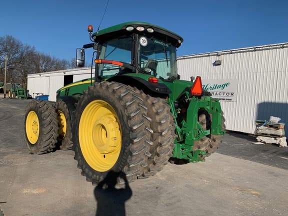 Image of John Deere 8370R equipment image 2