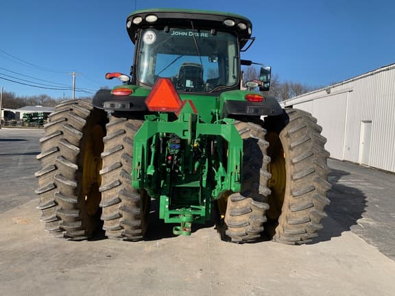 Image of John Deere 8370R equipment image 3