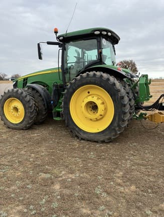 Image of John Deere 8370R equipment image 1