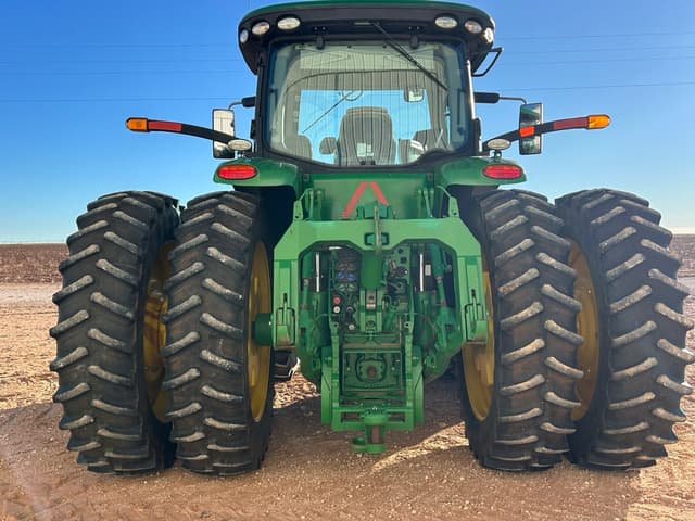 Image of John Deere 8370R equipment image 3