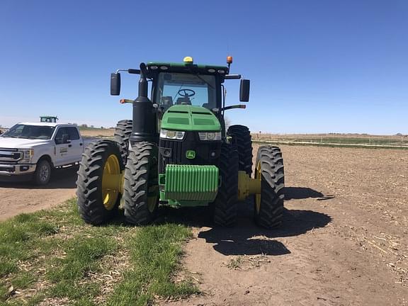 Image of John Deere 8370R equipment image 3