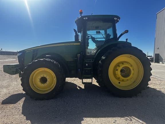 Image of John Deere 8370R equipment image 1