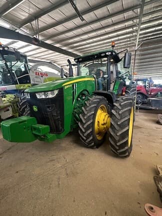 Image of John Deere 8370R equipment image 1