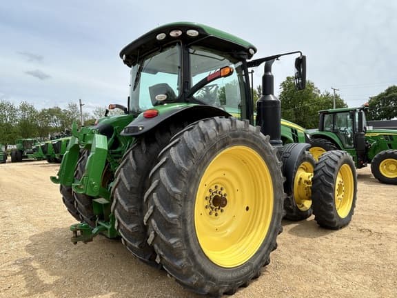 Image of John Deere 8370R equipment image 4