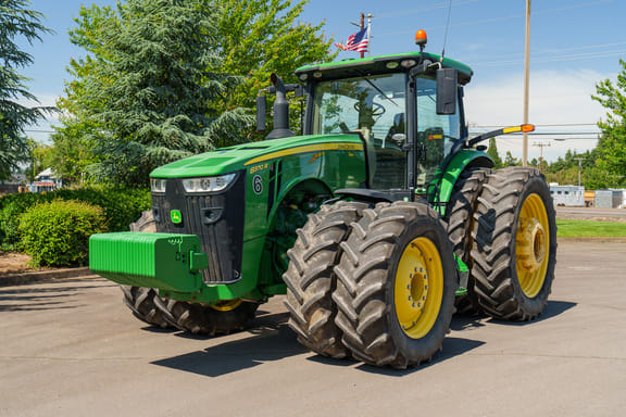 2019 John Deere 8370R Equipment Image0