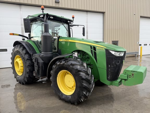 2019 John Deere 8370R Equipment Image0