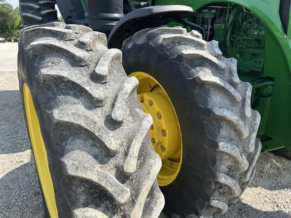 Image of John Deere 8370R equipment image 3