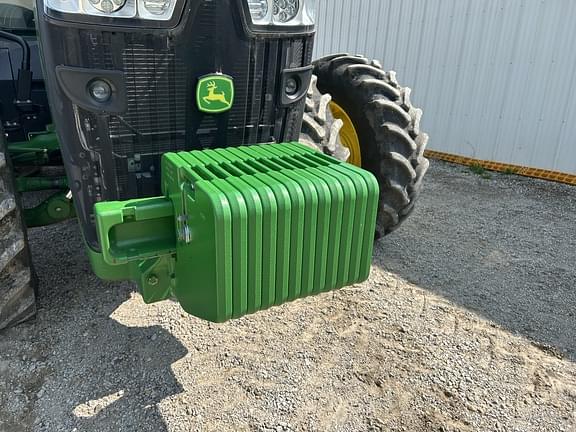 Image of John Deere 8370R equipment image 2
