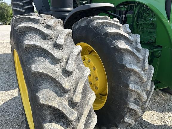 Image of John Deere 8370R equipment image 3