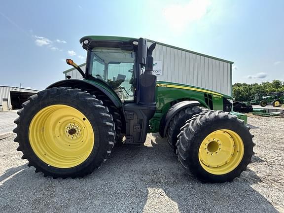 Image of John Deere 8370R equipment image 4