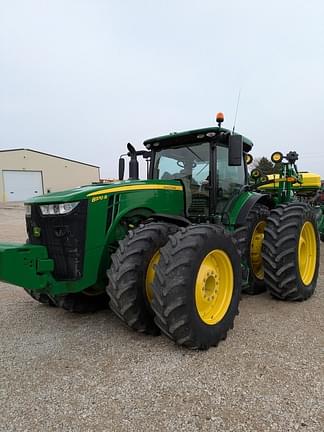 Image of John Deere 8370R equipment image 2